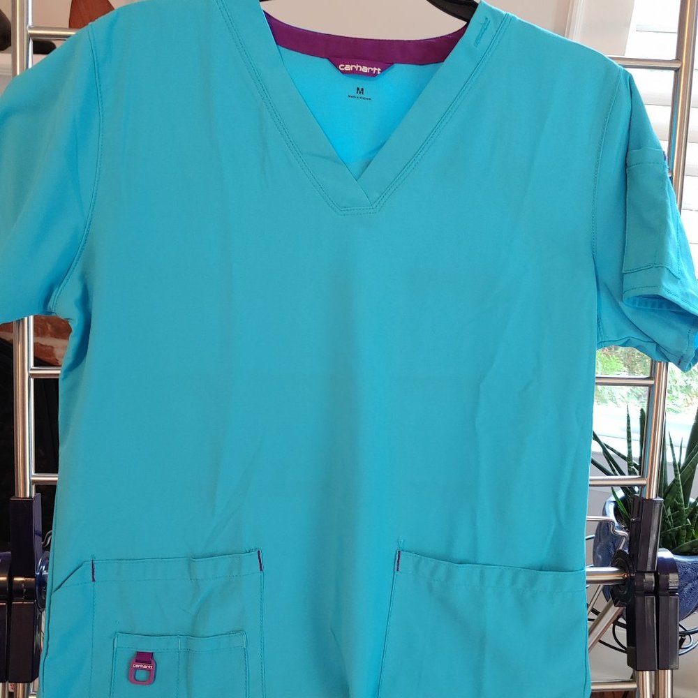 Women's Carhartt ForceFlex Scrub Top. Sz Med.
